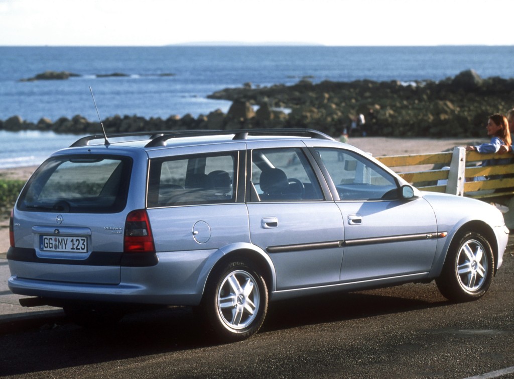Opel Vectra Caravan photo 32
