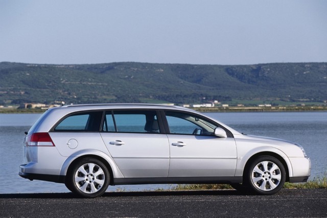 Opel Vectra Caravan photo 23