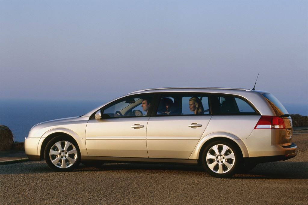 Opel Vectra Caravan photo 26