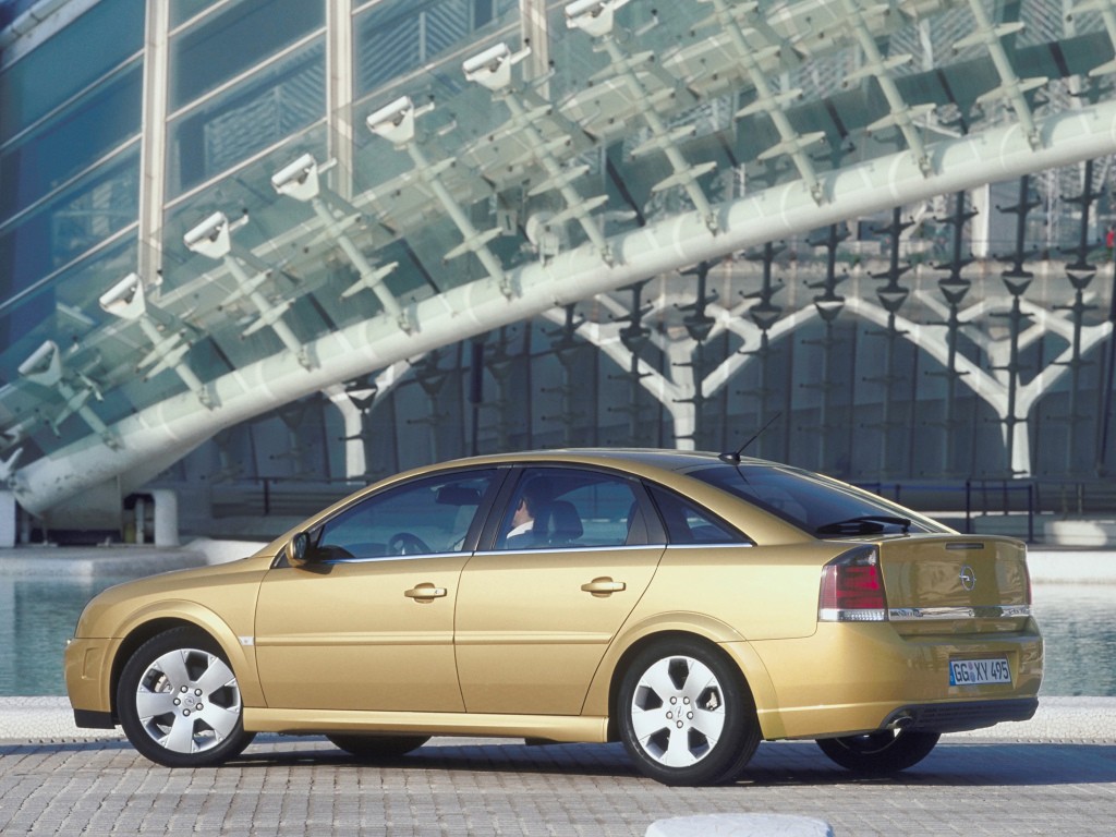 Opel Vectra Hatchback photo 11