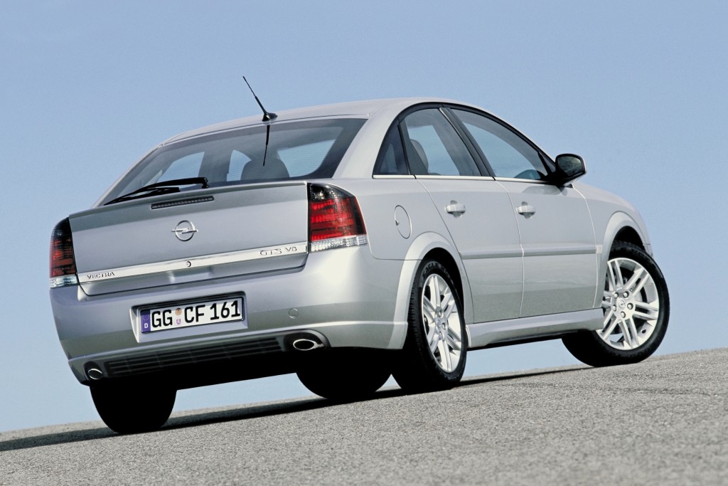 Opel Vectra Hatchback photo 15