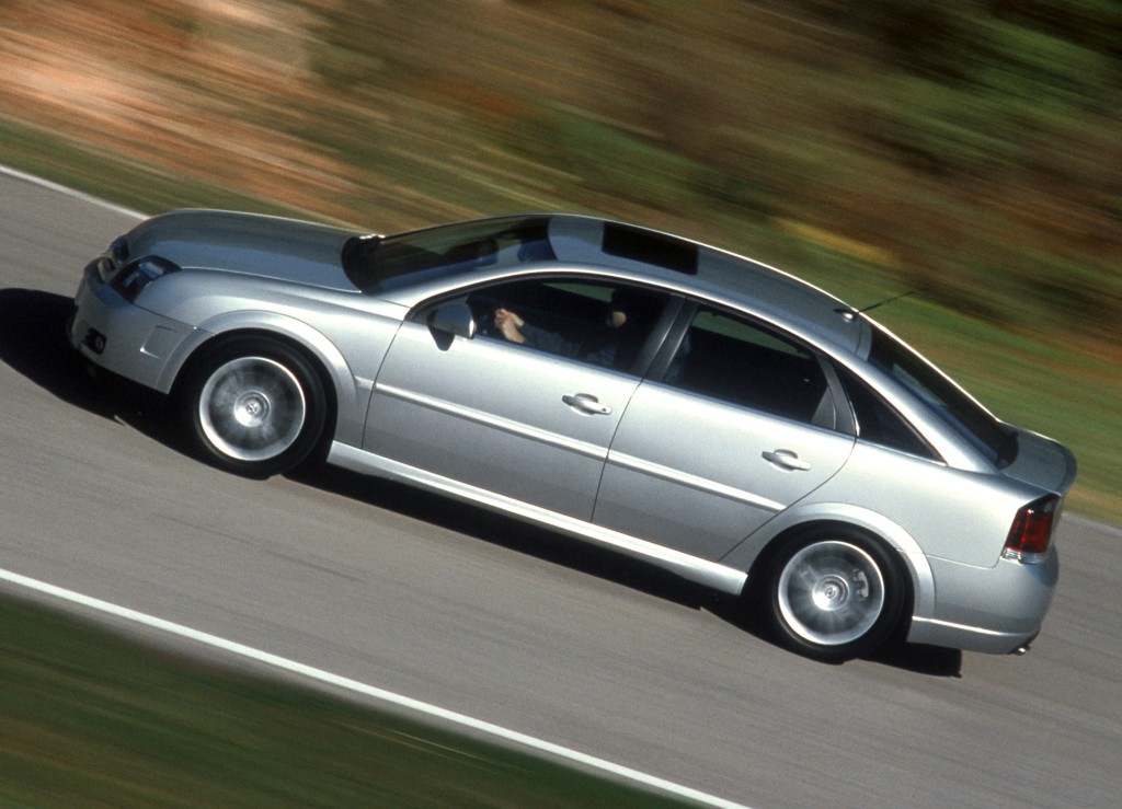 Opel Vectra Hatchback photo 17