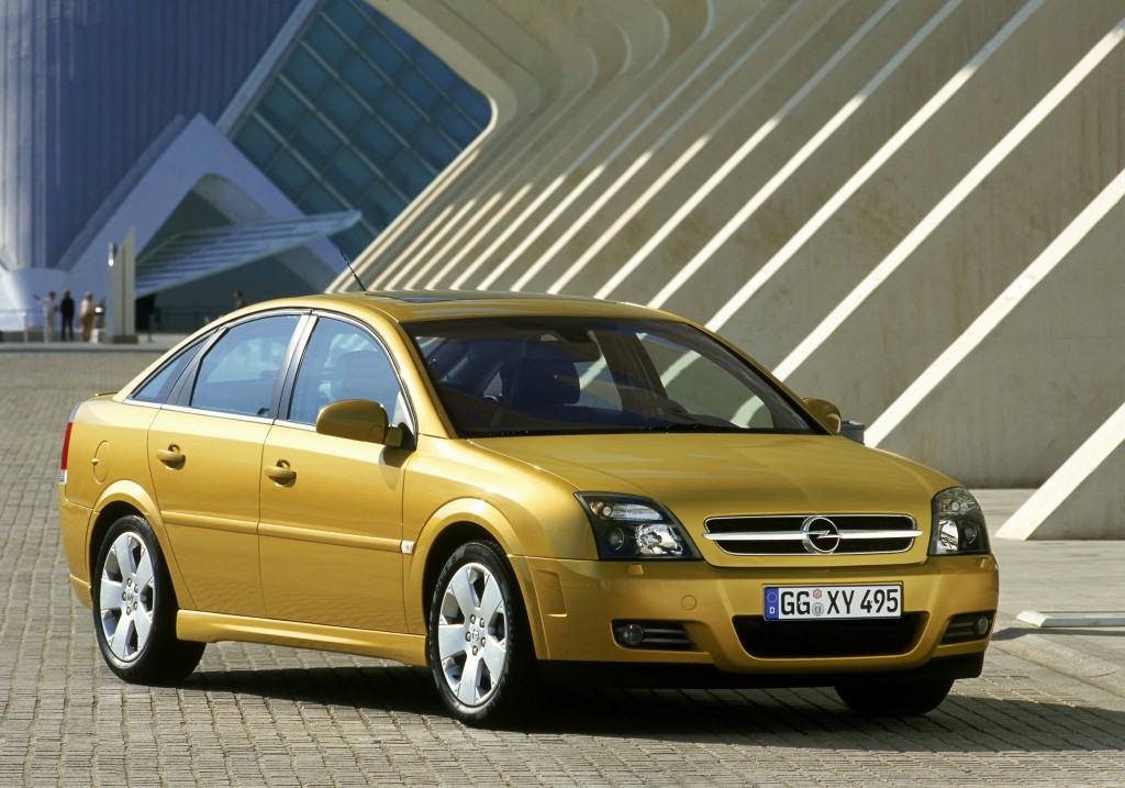Opel Vectra Hatchback photo 18