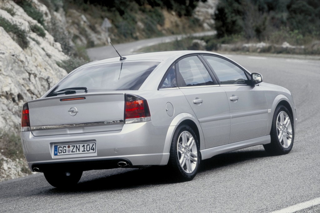 Opel Vectra Hatchback photo 19