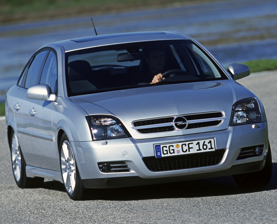 Opel Vectra Hatchback photo 25
