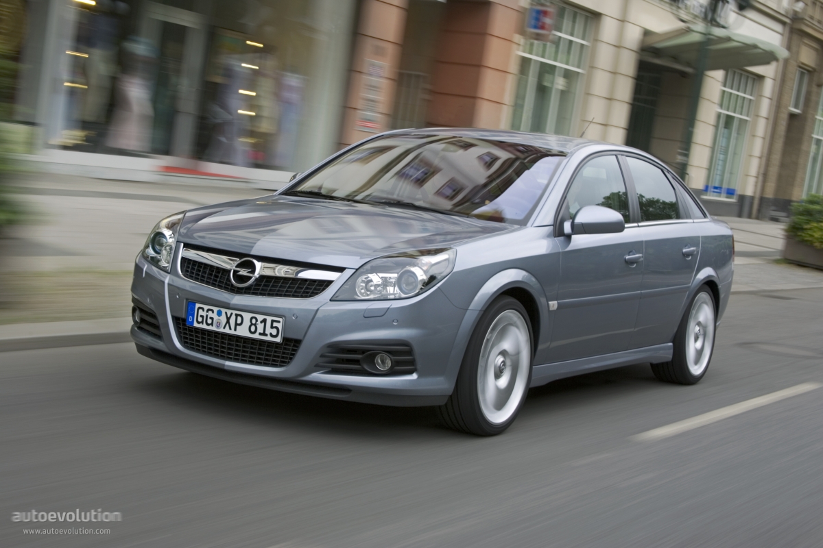 Opel Vectra Hatchback photo 8