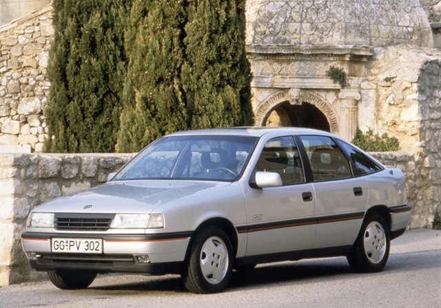 Opel Vectra Hatchback photo 18