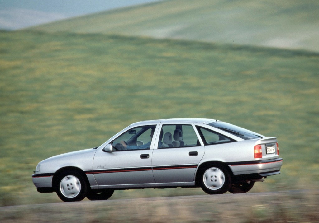 Opel Vectra Hatchback photo 20