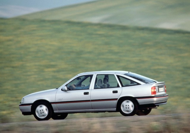 Opel Vectra Hatchback photo 20