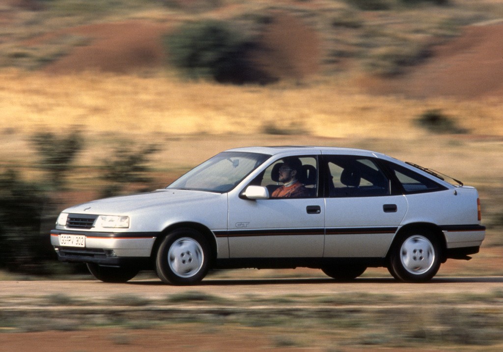 Opel Vectra Hatchback photo 23