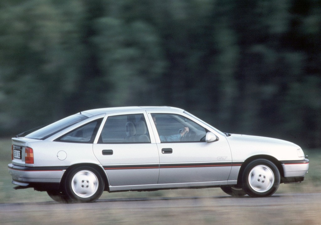 Opel Vectra Hatchback photo 26