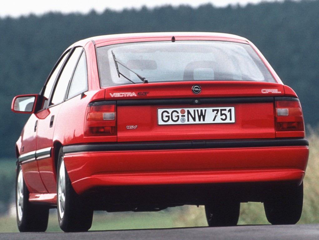 Opel Vectra Hatchback photo 18