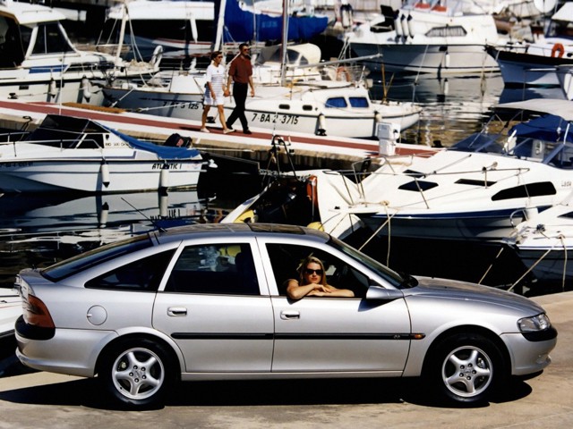 Opel Vectra Hatchback photo 6