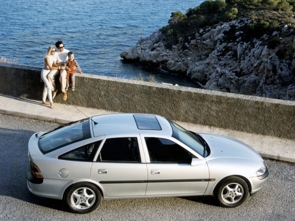 Opel Vectra Hatchback photo 7
