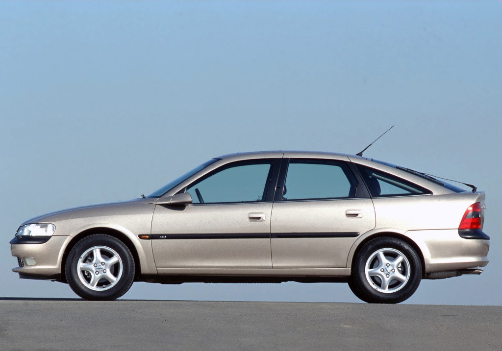 Opel Vectra Hatchback photo 13