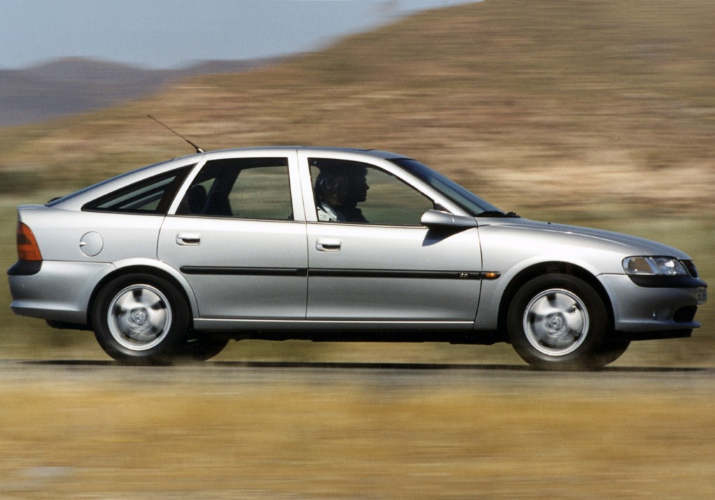 Opel Vectra Hatchback photo 15