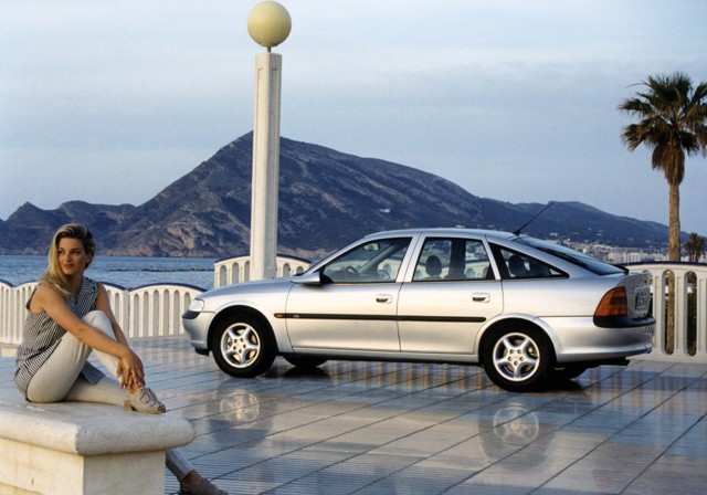 Opel Vectra Hatchback photo 17