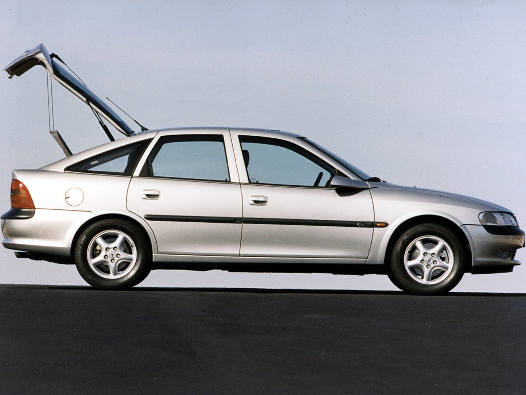 Opel Vectra Hatchback photo 5