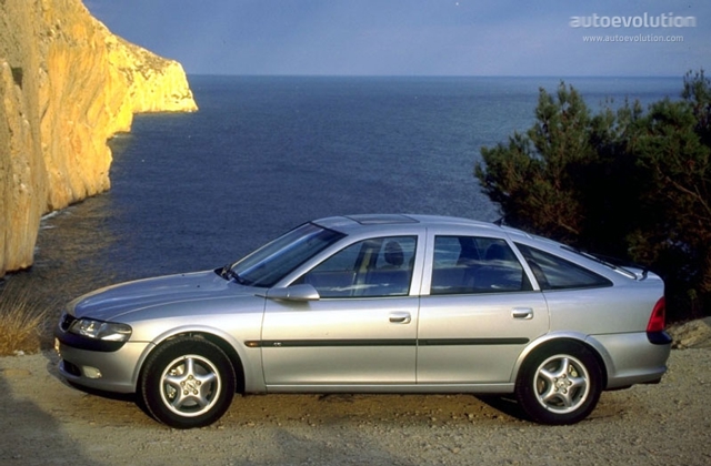 Opel Vectra Hatchback photo 3