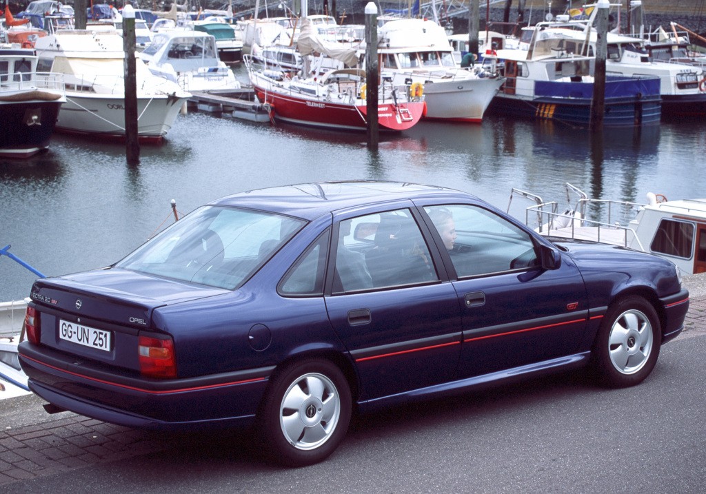 Opel Vectra Sedan photo 13