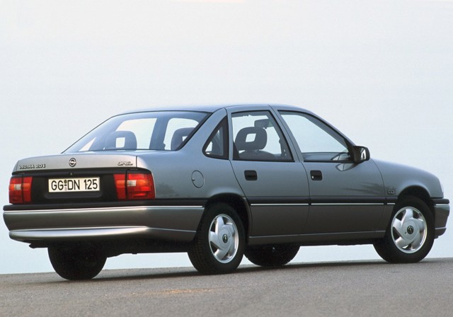 Opel Vectra Sedan foto 27