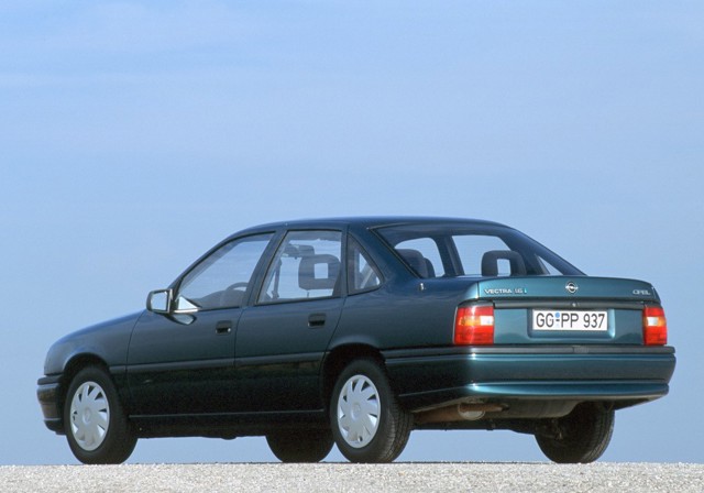 Opel Vectra Sedan foto 30