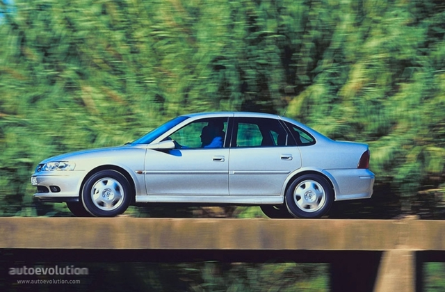 Opel Vectra Sedan foto 2