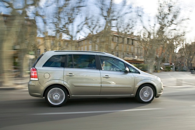 Opel Zafira photo 33
