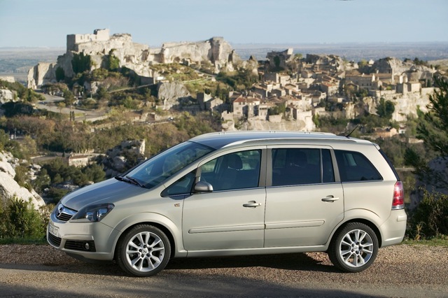 Opel Zafira photo 35