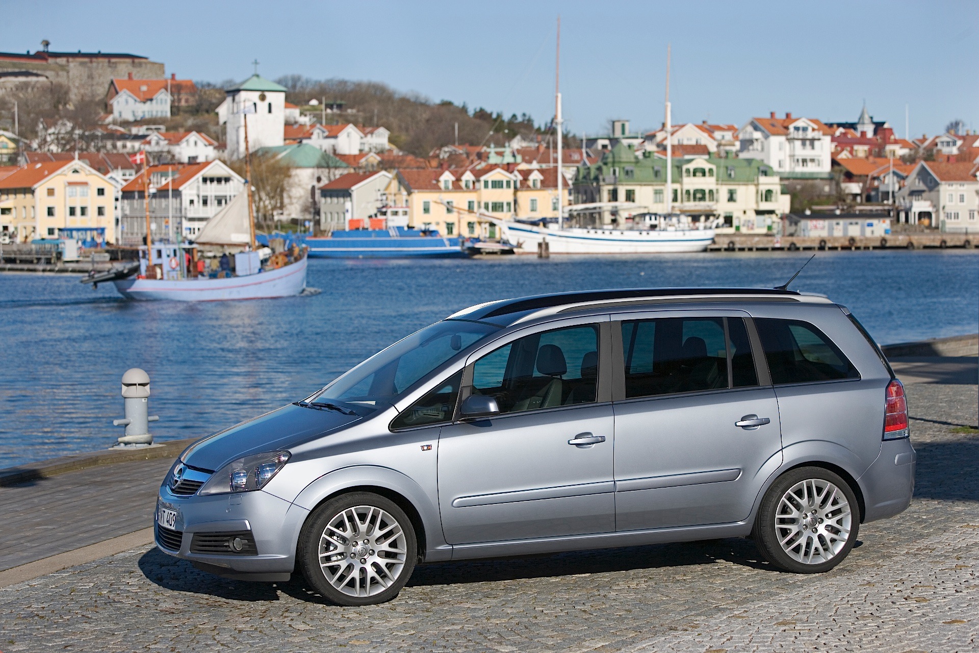 Opel Zafira photo 38