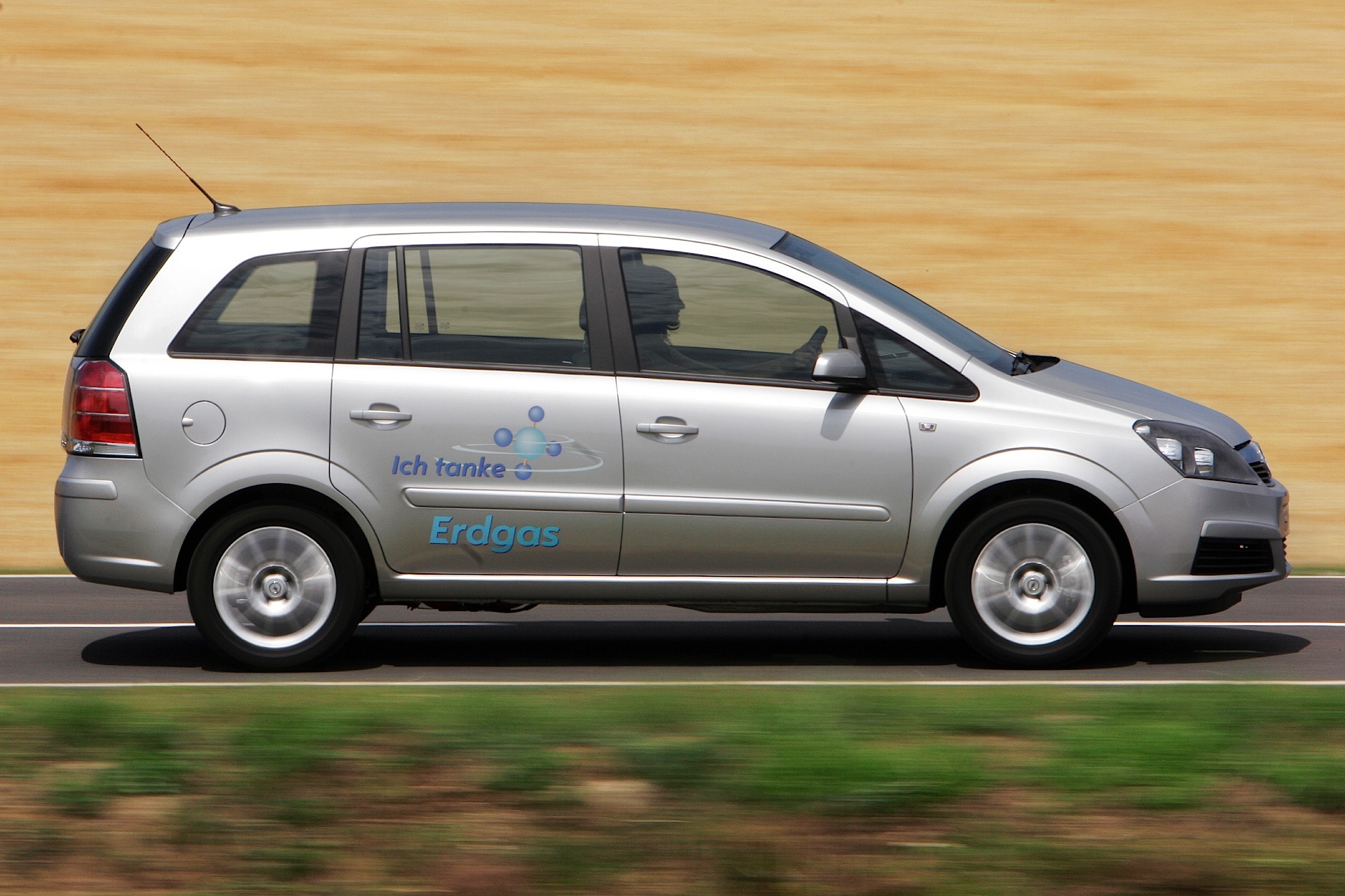 Opel Zafira photo 43