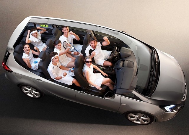 Opel Zafira photo 86