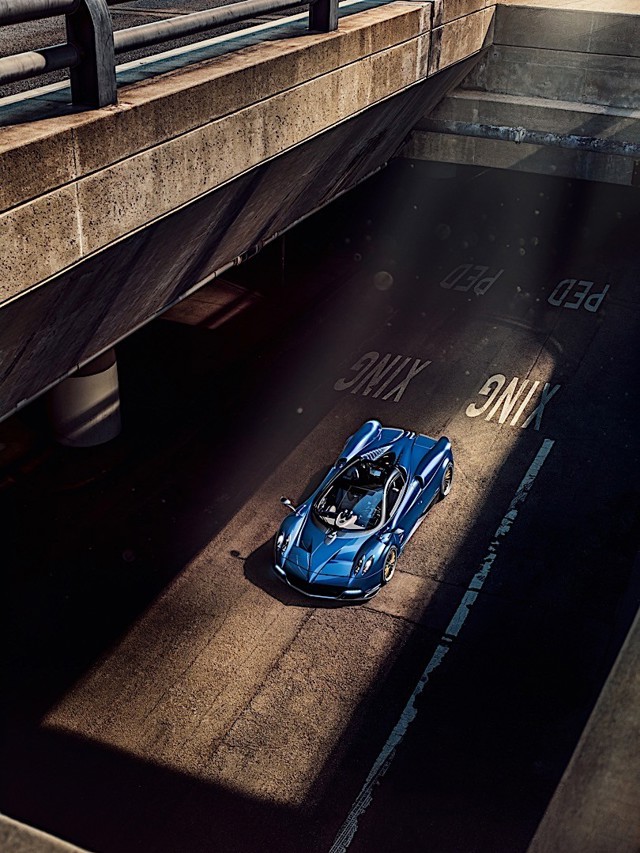 Pagani Huayra Roadster photo 21