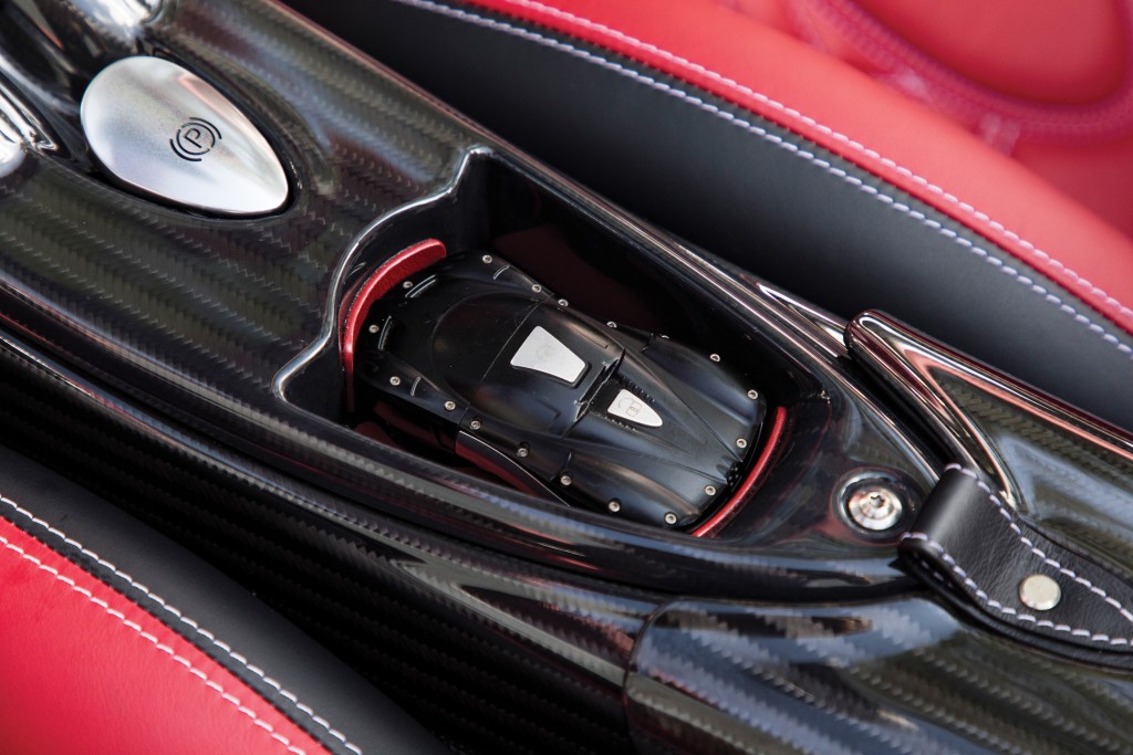 Pagani Huayra Roadster photo 56