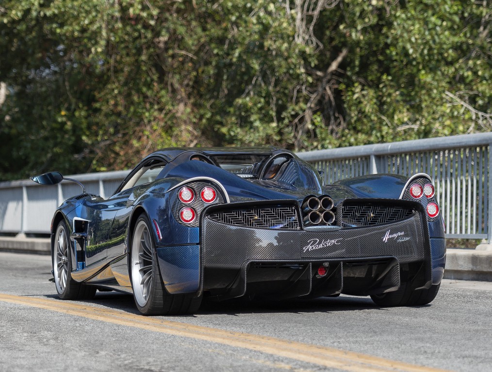 Pagani Huayra Roadster photo 23