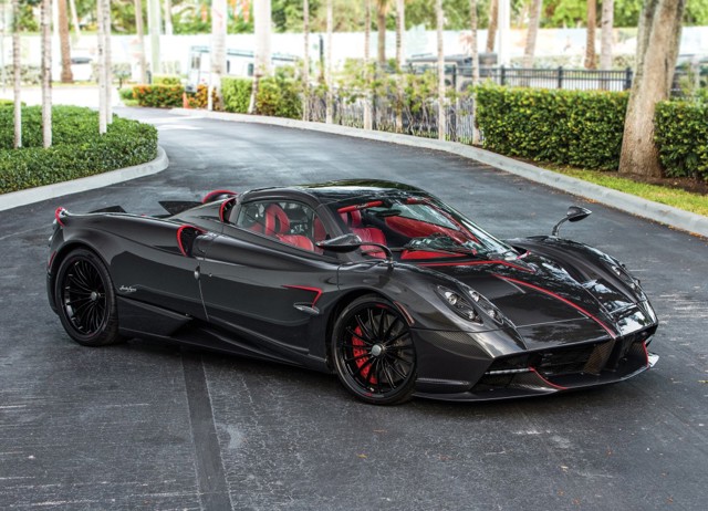 Pagani Huayra Roadster photo 28