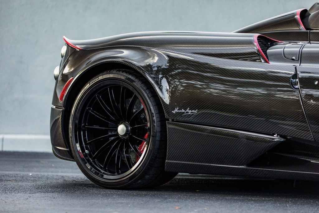 Pagani Huayra Roadster photo 29