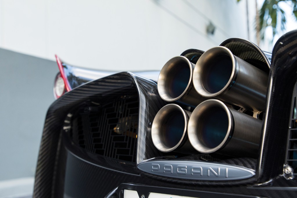 Pagani Huayra Roadster photo 30