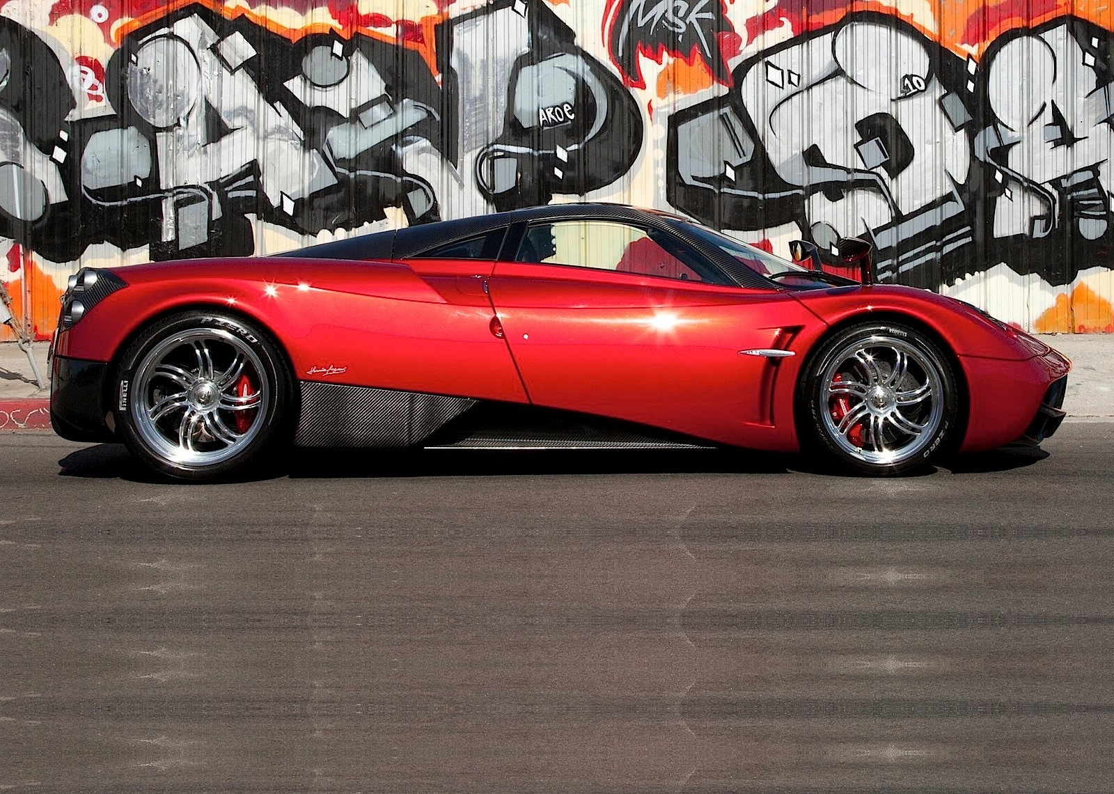 Pagani Huayra photo 5
