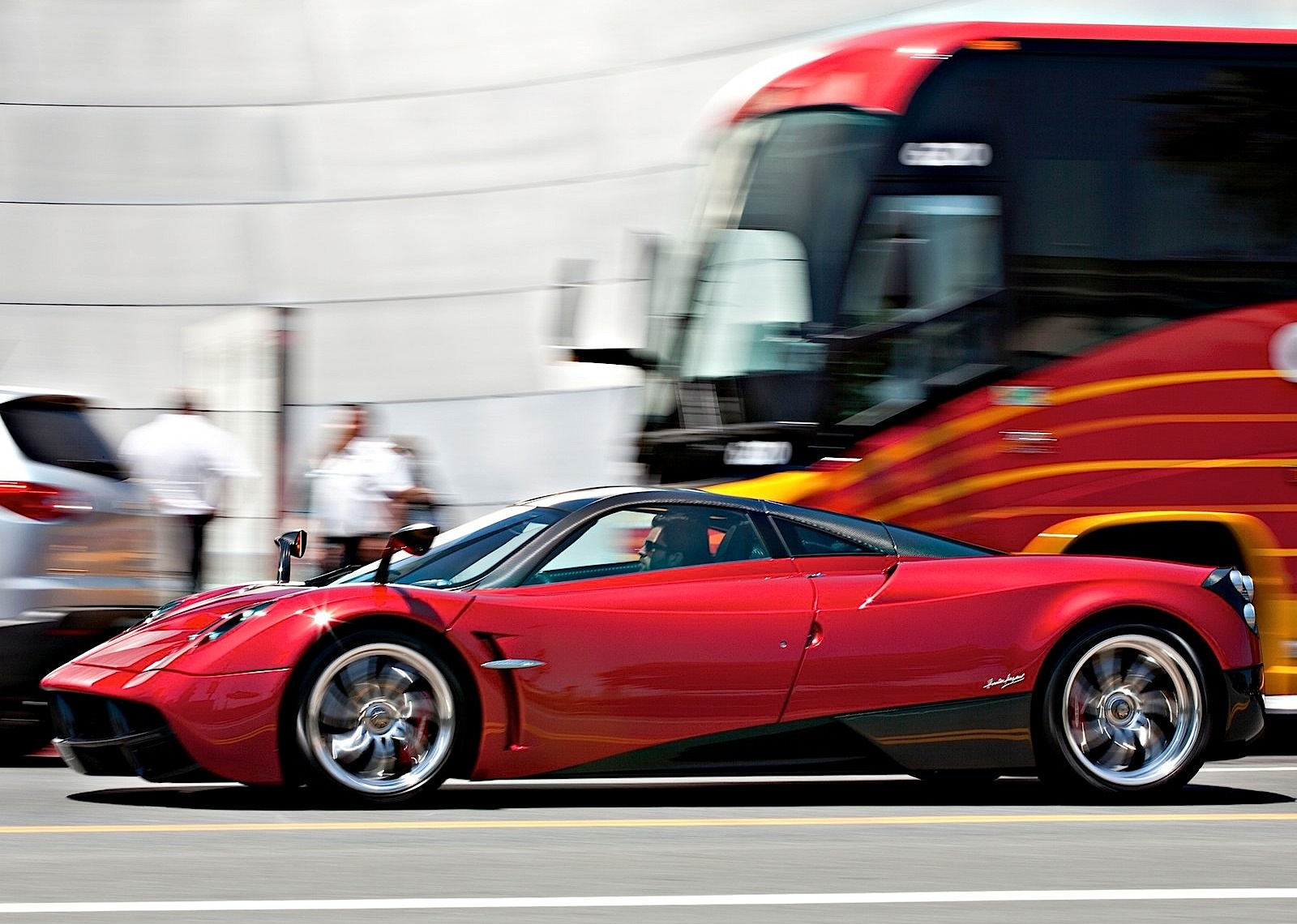 Pagani Huayra photo 24