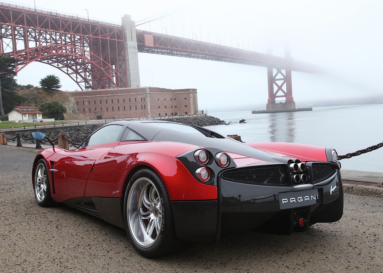 Pagani Huayra photo 26