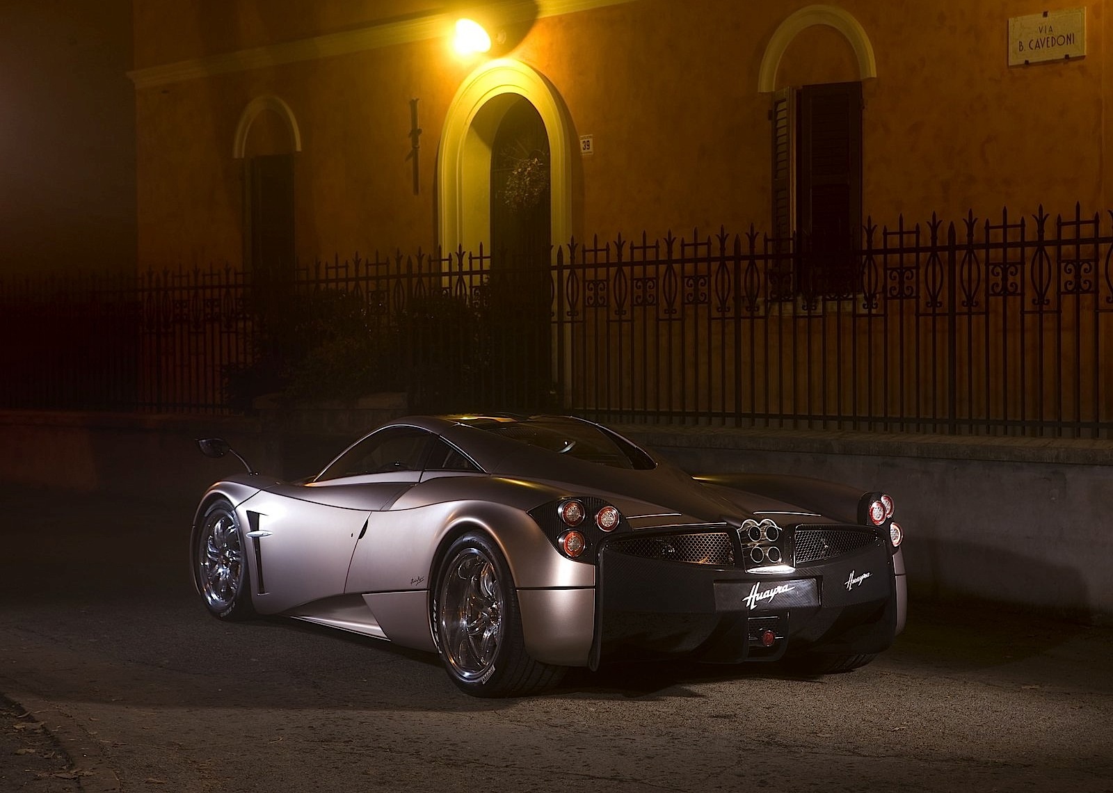 Pagani Huayra photo 30