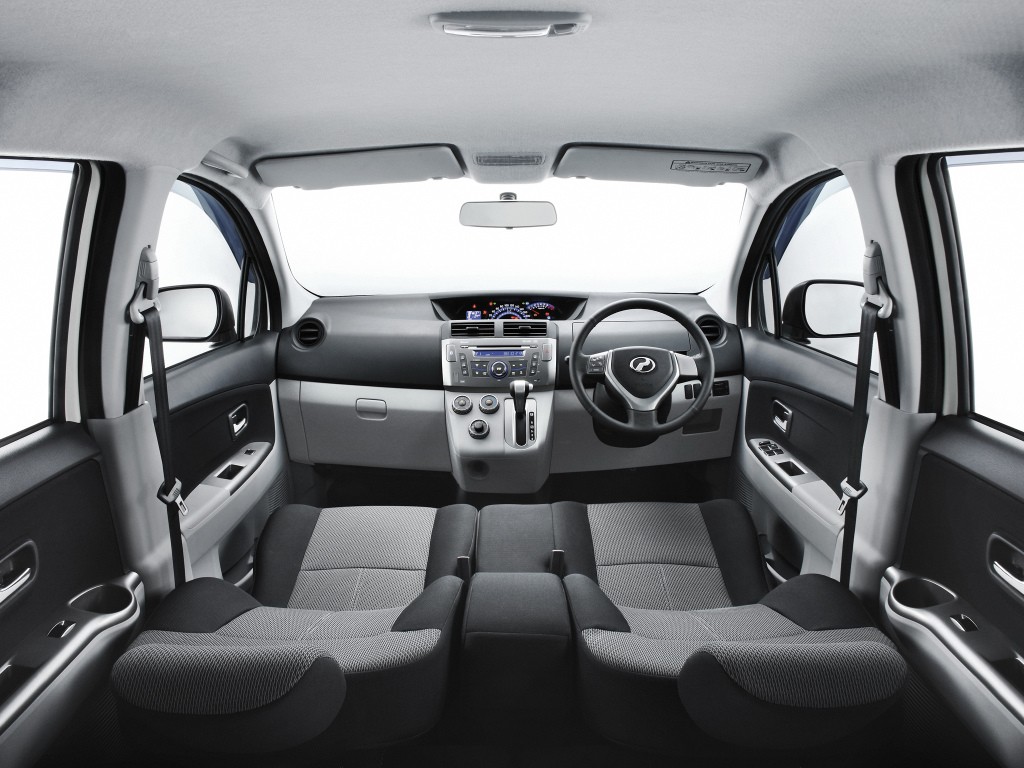 Perodua Alza photo 12