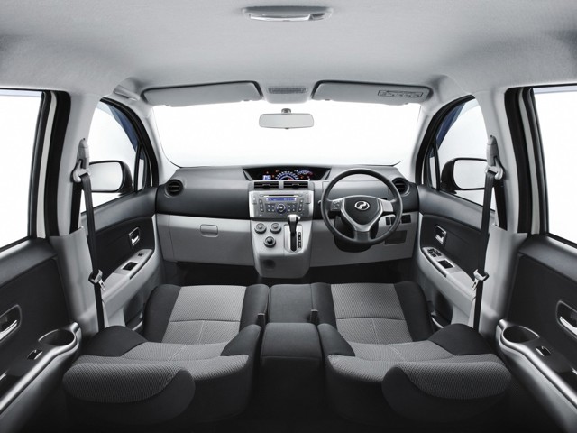 Perodua Alza photo 12