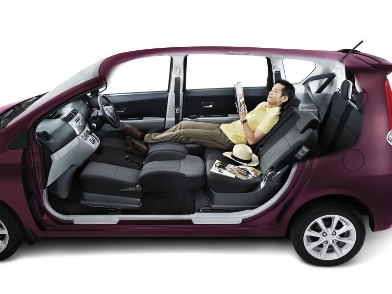 Perodua Alza photo 6