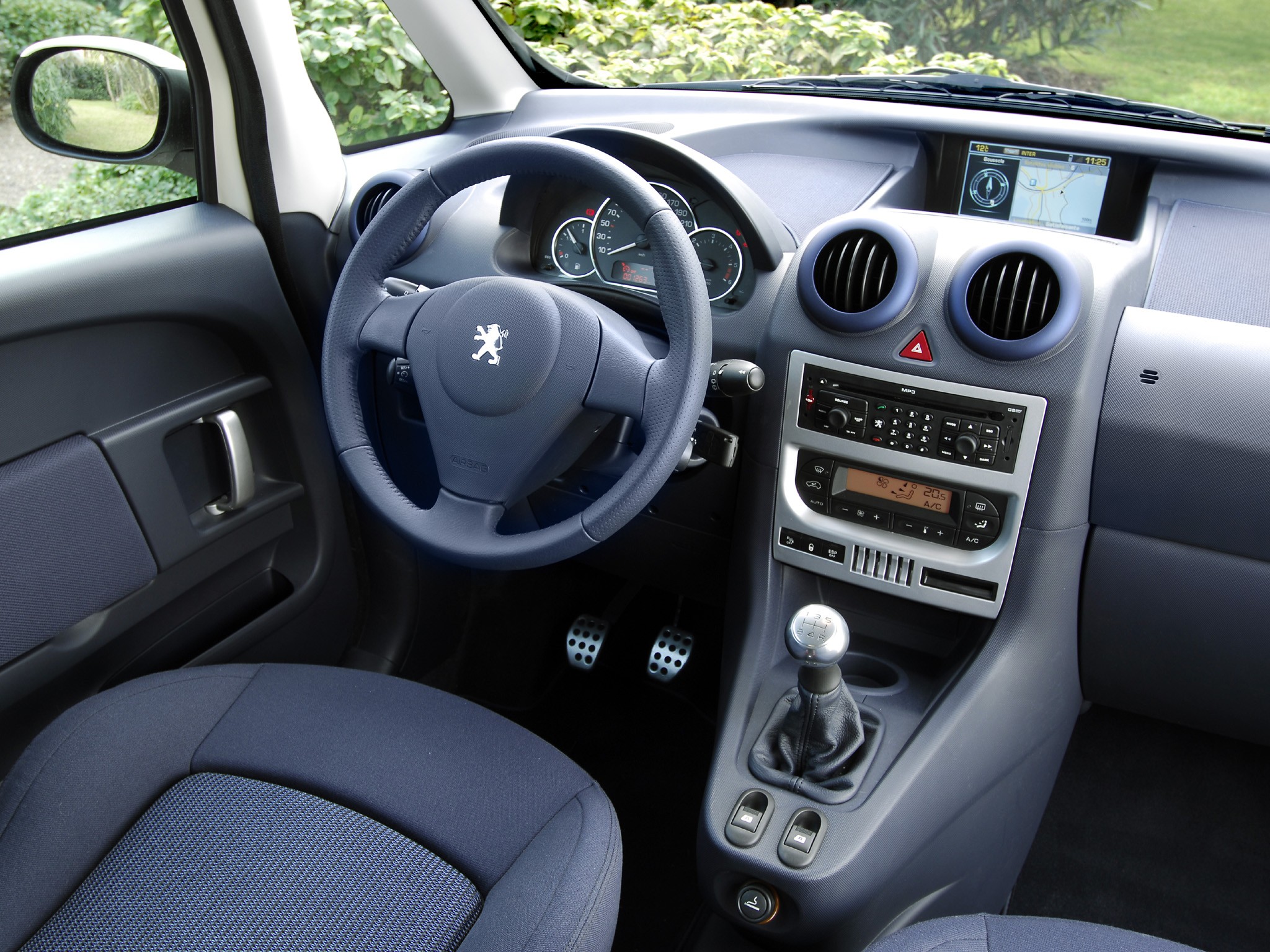Peugeot 1007 photo 34