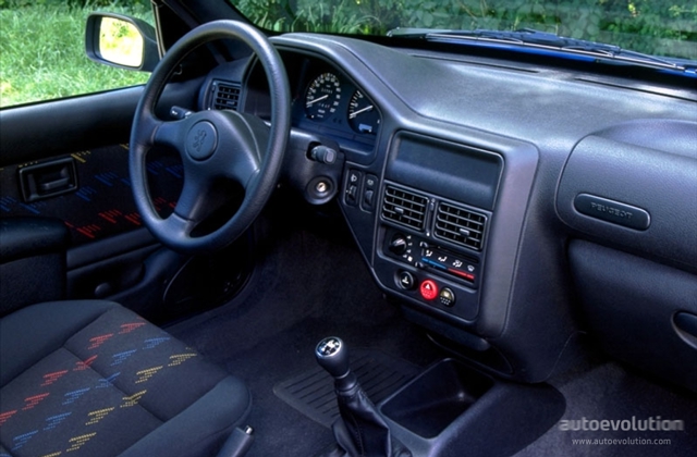Peugeot 106 Foto 15