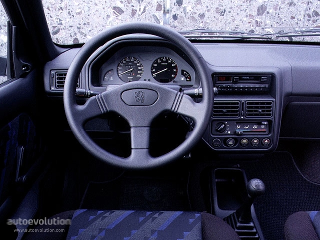 Peugeot 106 Foto 12