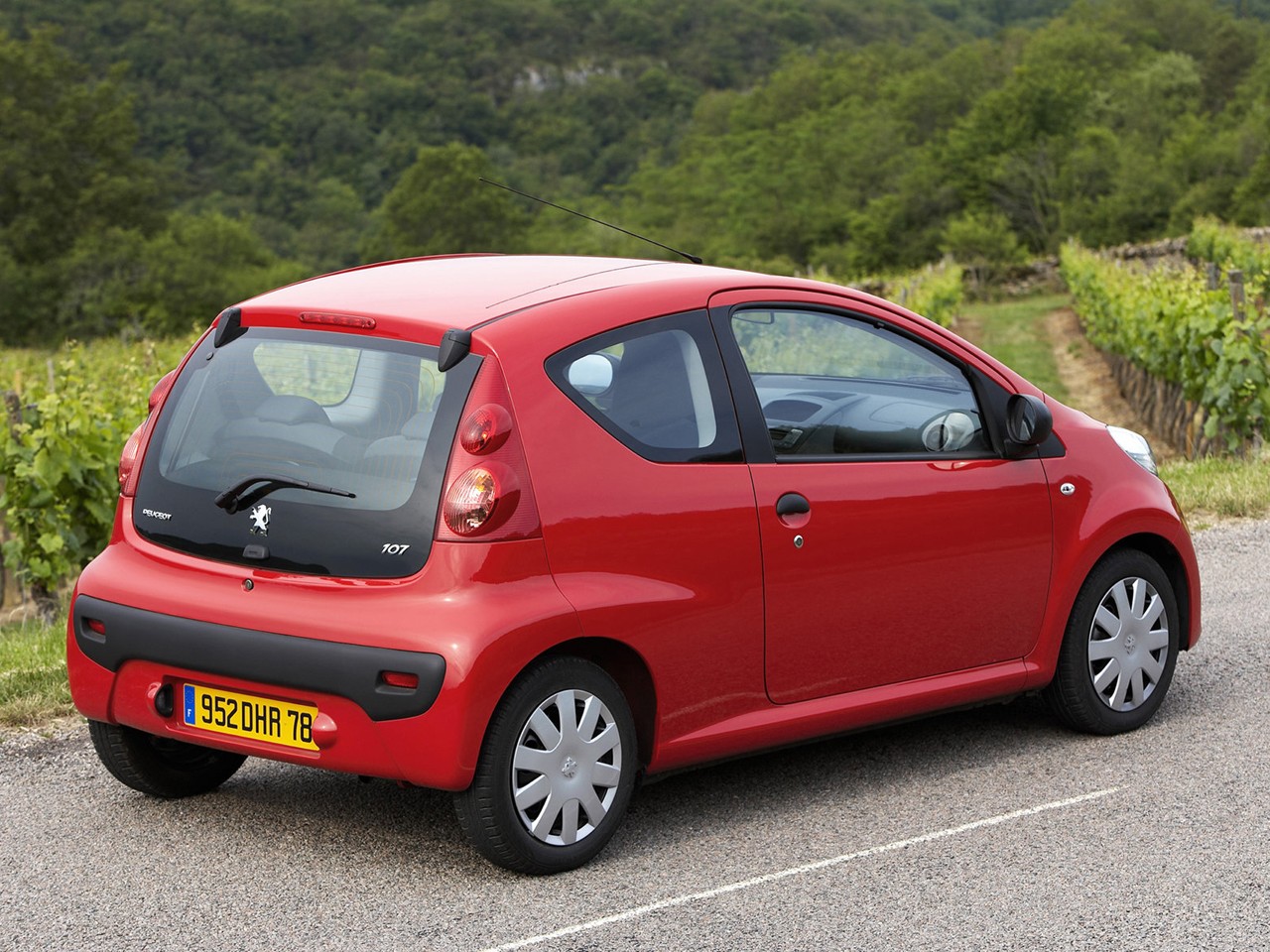 Peugeot 107 3 Doors photo 8