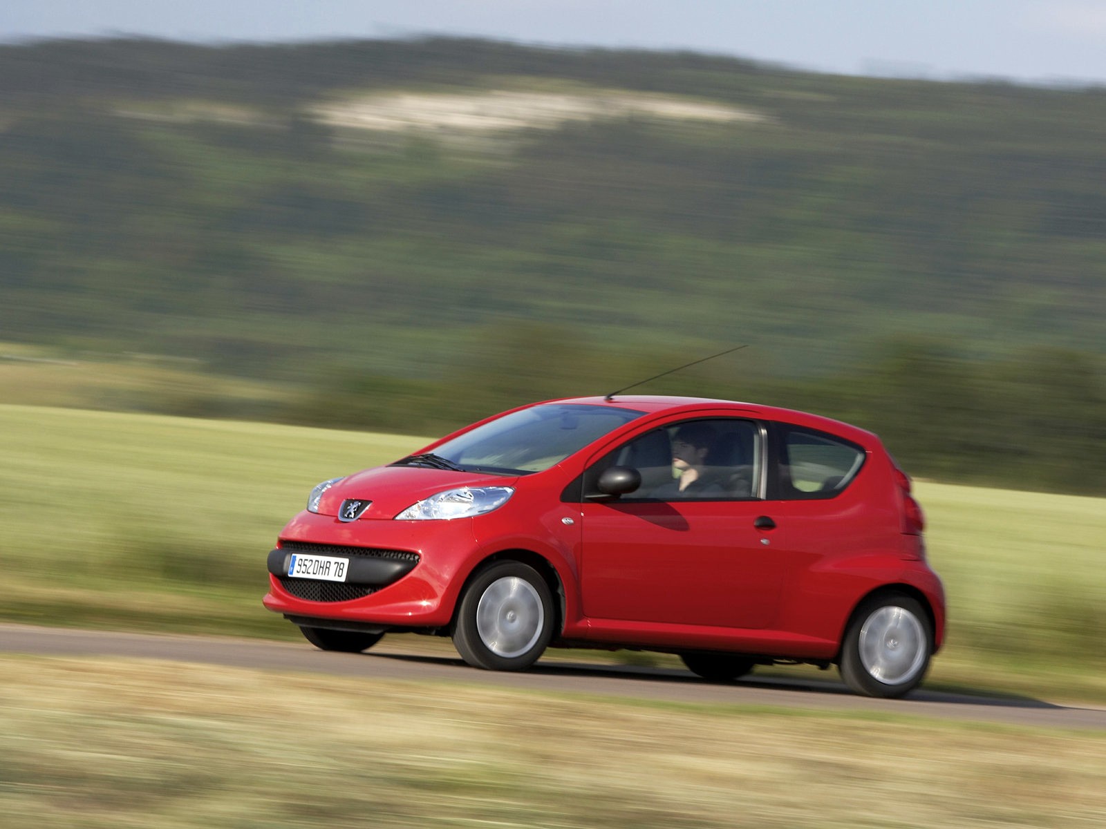 Peugeot 107 3 Doors photo 11